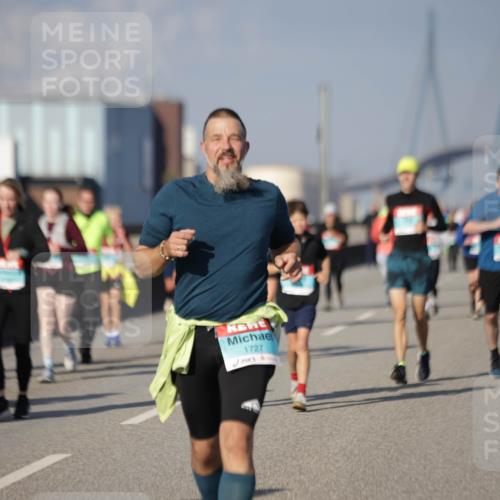 03.10.2025 - Köhlbrandbrückenlauf Jannik Wohlers http://msf.ph/oto/9086307 03.10.2025 10:07:49 Position 3 1727 meine-sportfotos.de