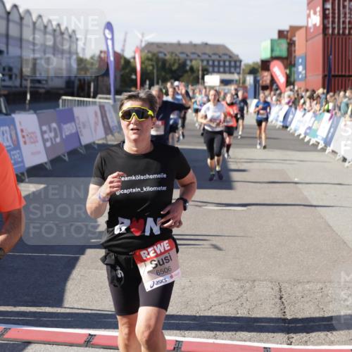 03.10.2025 - Köhlbrandbrückenlauf Jannik Wohlers http://msf.ph/oto/9086322 03.10.2025 13:18:50 Ziel 4077, 4556, 4756, 4812, 4889, 5115, 5974, 6429, 6500, 6506, 6556, 6596, 6795 meine-sportfotos.de
