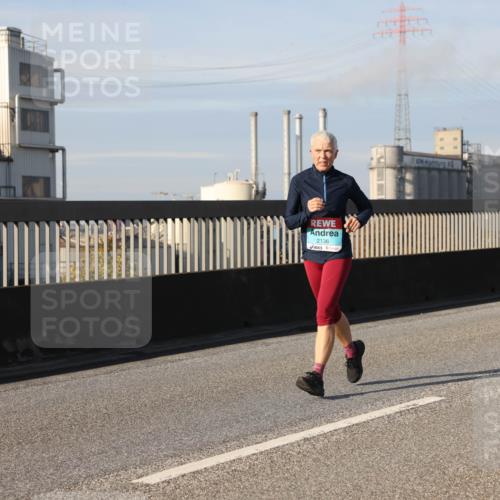 03.10.2025 - Köhlbrandbrückenlauf Lena Gebhardt http://msf.ph/oto/9086323 03.10.2025 10:05:57 Position 2 2136 meine-sportfotos.de