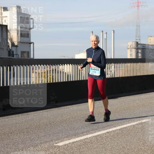 03.10.2025 - Köhlbrandbrückenlauf Lena Gebhardt http://msf.ph/oto/9086332 03.10.2025 10:05:57 Position 2 2136 meine-sportfotos.de