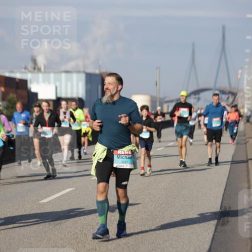 03.10.2025 - Köhlbrandbrückenlauf Jannik Wohlers http://msf.ph/oto/9086337 03.10.2025 10:07:50 Position 3 1726, 1727 meine-sportfotos.de