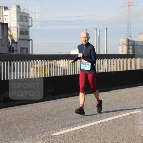 03.10.2025 - Köhlbrandbrückenlauf Lena Gebhardt http://msf.ph/oto/9086346 03.10.2025 10:05:57 Position 2 2136 meine-sportfotos.de