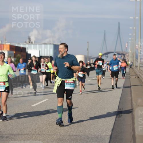 03.10.2025 - Köhlbrandbrückenlauf Jannik Wohlers http://msf.ph/oto/9086349 03.10.2025 10:07:50 Position 3 1726, 1727 meine-sportfotos.de