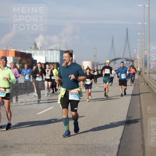 03.10.2025 - Köhlbrandbrückenlauf Jannik Wohlers http://msf.ph/oto/9086363 03.10.2025 10:07:50 Position 3 1726, 1727, 777 meine-sportfotos.de