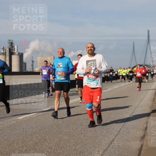 03.10.2025 - Köhlbrandbrückenlauf Lena Gebhardt http://msf.ph/oto/9086367 03.10.2025 10:05:59 Position 2 1887, 3447 meine-sportfotos.de