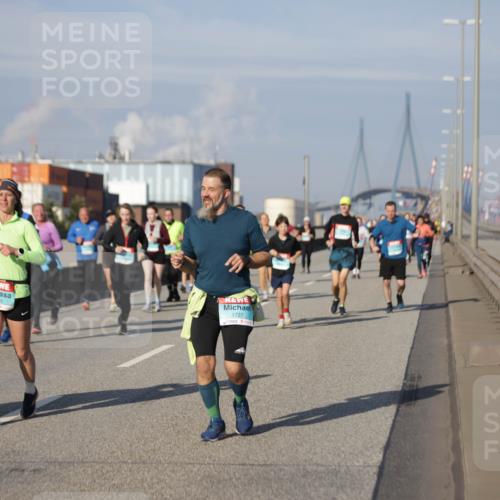 03.10.2025 - Köhlbrandbrückenlauf Jannik Wohlers http://msf.ph/oto/9086370 03.10.2025 10:07:50 Position 3 1726, 1727 meine-sportfotos.de