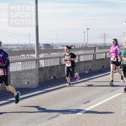 03.10.2025 - Köhlbrandbrückenlauf Michael Burmester http://msf.ph/oto/9086385 03.10.2025 12:43:38 Position 2  meine-sportfotos.de