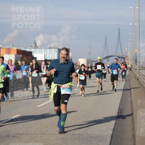 03.10.2025 - Köhlbrandbrückenlauf Jannik Wohlers http://msf.ph/oto/9086396 03.10.2025 10:07:50 Position 3 1726, 1727, 177 meine-sportfotos.de