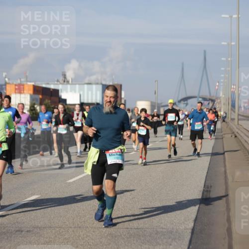 03.10.2025 - Köhlbrandbrückenlauf Jannik Wohlers http://msf.ph/oto/9086405 03.10.2025 10:07:50 Position 3 1726, 1727 meine-sportfotos.de
