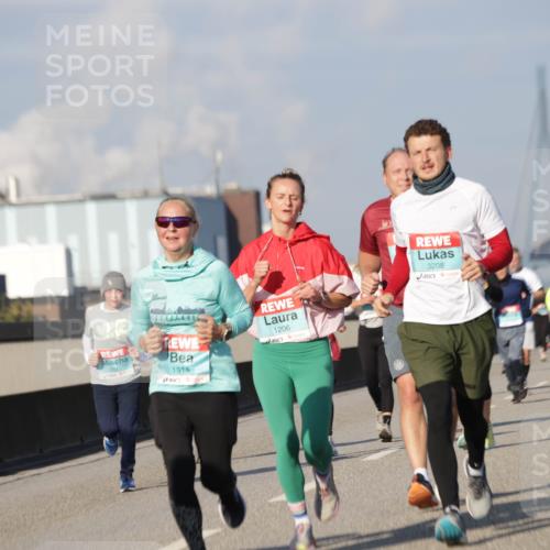 03.10.2025 - Köhlbrandbrückenlauf Jannik Wohlers http://msf.ph/oto/9086420 03.10.2025 09:57:15 Position 3 1514, 1206, 3208 meine-sportfotos.de