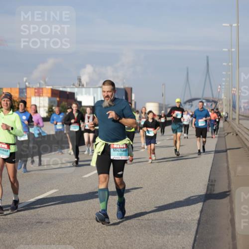 03.10.2025 - Köhlbrandbrückenlauf Jannik Wohlers http://msf.ph/oto/9086429 03.10.2025 10:07:51 Position 3 1726, 1727 meine-sportfotos.de