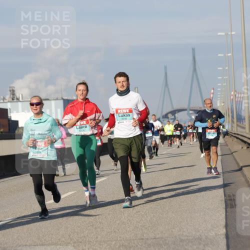 03.10.2025 - Köhlbrandbrückenlauf Jannik Wohlers http://msf.ph/oto/9086430 03.10.2025 09:57:16 Position 3 1206, 1514, 3208 meine-sportfotos.de