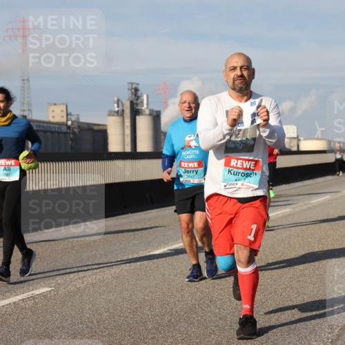 03.10.2025 - Köhlbrandbrückenlauf Lena Gebhardt http://msf.ph/oto/9086433 03.10.2025 10:06:00 Position 2 3447, 1887 meine-sportfotos.de
