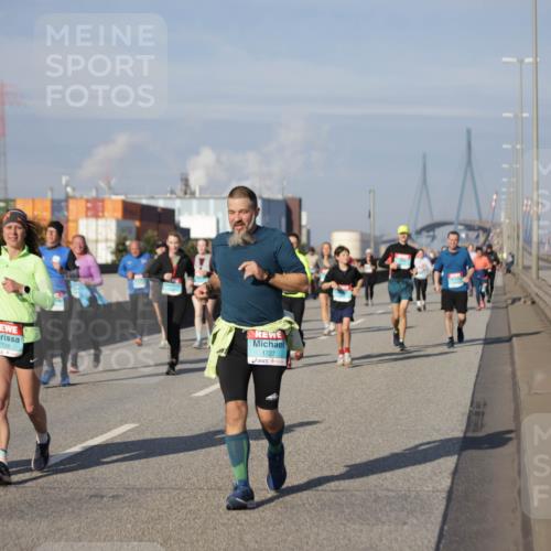 03.10.2025 - Köhlbrandbrückenlauf Jannik Wohlers http://msf.ph/oto/9086436 03.10.2025 10:07:51 Position 3 1726, 1727 meine-sportfotos.de