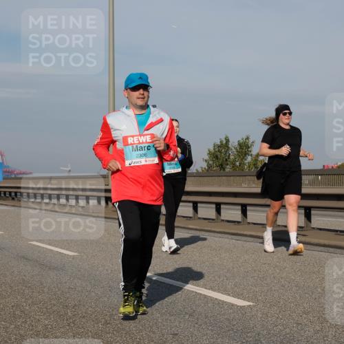 03.10.2025 - Köhlbrandbrückenlauf Fabian Wolf http://msf.ph/oto/9086445 03.10.2025 10:20:50 Position 3 3, 2306, 3103 meine-sportfotos.de