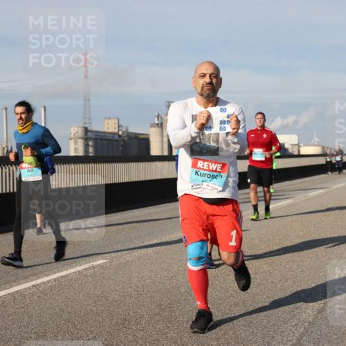 03.10.2025 - Köhlbrandbrückenlauf Lena Gebhardt http://msf.ph/oto/9086446 03.10.2025 10:06:00 Position 2  meine-sportfotos.de