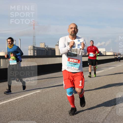 03.10.2025 - Köhlbrandbrückenlauf Lena Gebhardt http://msf.ph/oto/9086454 03.10.2025 10:06:00 Position 2 1887, 180 meine-sportfotos.de