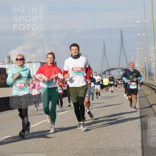03.10.2025 - Köhlbrandbrückenlauf Jannik Wohlers http://msf.ph/oto/9086456 03.10.2025 09:57:16 Position 3 1514, 1206, 3208 meine-sportfotos.de