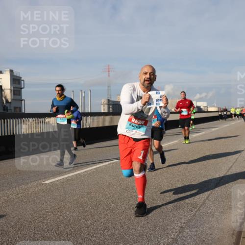 03.10.2025 - Köhlbrandbrückenlauf Lena Gebhardt http://msf.ph/oto/9086463 03.10.2025 10:06:00 Position 2  meine-sportfotos.de