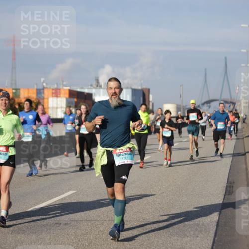 03.10.2025 - Köhlbrandbrückenlauf Jannik Wohlers http://msf.ph/oto/9086466 03.10.2025 10:07:51 Position 3 1726, 1727 meine-sportfotos.de