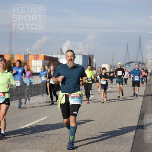 03.10.2025 - Köhlbrandbrückenlauf Jannik Wohlers http://msf.ph/oto/9086471 03.10.2025 10:07:51 Position 3 1726, 1727 meine-sportfotos.de