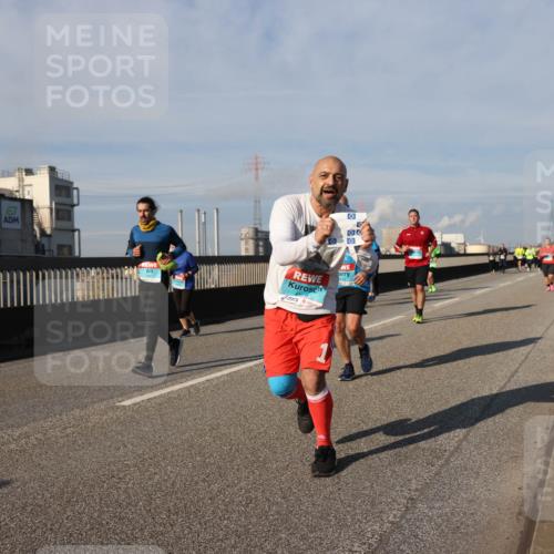 03.10.2025 - Köhlbrandbrückenlauf Lena Gebhardt http://msf.ph/oto/9086475 03.10.2025 10:06:00 Position 2  meine-sportfotos.de