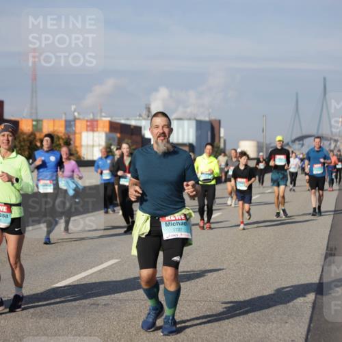 03.10.2025 - Köhlbrandbrückenlauf Jannik Wohlers http://msf.ph/oto/9086485 03.10.2025 10:07:51 Position 3 1726, 1727 meine-sportfotos.de