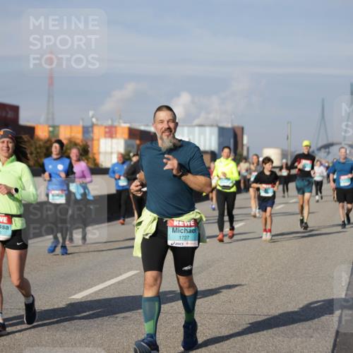 03.10.2025 - Köhlbrandbrückenlauf Jannik Wohlers http://msf.ph/oto/9086506 03.10.2025 10:07:51 Position 3 1726, 1727 meine-sportfotos.de