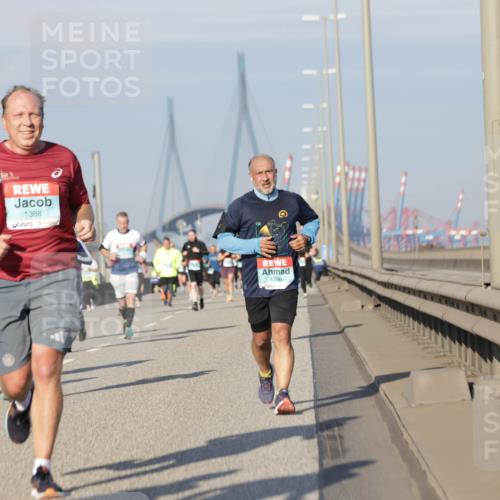 03.10.2025 - Köhlbrandbrückenlauf Jannik Wohlers http://msf.ph/oto/9086509 03.10.2025 09:57:18 Position 3 3208, 1388, 1296 meine-sportfotos.de