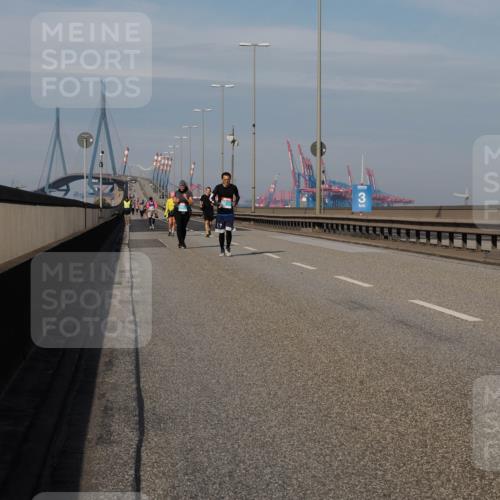 03.10.2025 - Köhlbrandbrückenlauf Fabian Wolf http://msf.ph/oto/9086518 03.10.2025 10:20:52 Position 3  meine-sportfotos.de