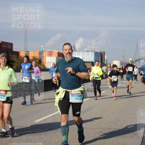 03.10.2025 - Köhlbrandbrückenlauf Jannik Wohlers http://msf.ph/oto/9086521 03.10.2025 10:07:51 Position 3 1726, 1727 meine-sportfotos.de