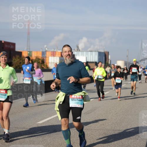 03.10.2025 - Köhlbrandbrückenlauf Jannik Wohlers http://msf.ph/oto/9086532 03.10.2025 10:07:51 Position 3 1726, 1727 meine-sportfotos.de