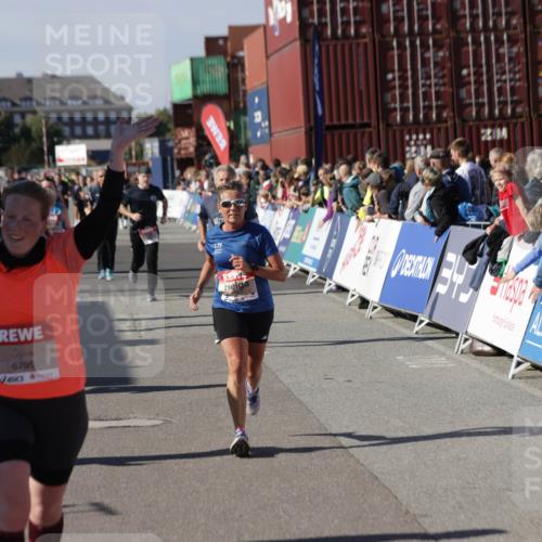 03.10.2025 - Köhlbrandbrückenlauf Jannik Wohlers http://msf.ph/oto/9086549 03.10.2025 13:18:55 Ziel 4077, 4556, 4676, 4756, 4889, 5304, 5449, 5974, 6267, 6506, 6556, 6573, 6795 meine-sportfotos.de