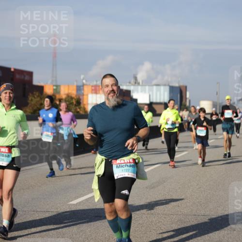 03.10.2025 - Köhlbrandbrückenlauf Jannik Wohlers http://msf.ph/oto/9086551 03.10.2025 10:07:52 Position 3 1726, 1727 meine-sportfotos.de