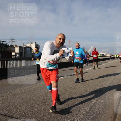 03.10.2025 - Köhlbrandbrückenlauf Lena Gebhardt http://msf.ph/oto/9086563 03.10.2025 10:06:01 Position 2  meine-sportfotos.de