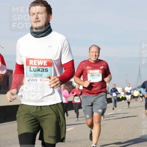 03.10.2025 - Köhlbrandbrückenlauf Jannik Wohlers http://msf.ph/oto/9086567 03.10.2025 09:57:19 Position 3 1206, 3208, 1388 meine-sportfotos.de