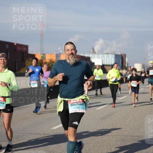 03.10.2025 - Köhlbrandbrückenlauf Jannik Wohlers http://msf.ph/oto/9086571 03.10.2025 10:07:52 Position 3 1726, 1727 meine-sportfotos.de