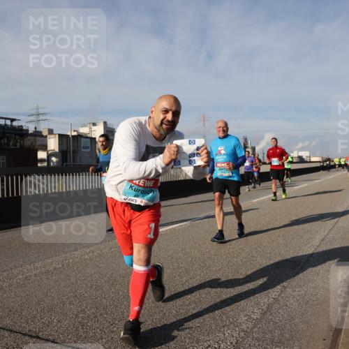 03.10.2025 - Köhlbrandbrückenlauf Lena Gebhardt http://msf.ph/oto/9086575 03.10.2025 10:06:01 Position 2  meine-sportfotos.de