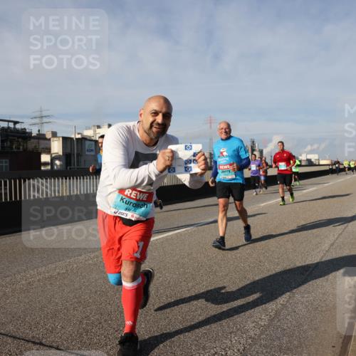 03.10.2025 - Köhlbrandbrückenlauf Lena Gebhardt http://msf.ph/oto/9086579 03.10.2025 10:06:01 Position 2  meine-sportfotos.de
