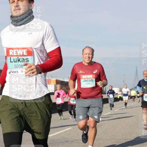 03.10.2025 - Köhlbrandbrückenlauf Jannik Wohlers http://msf.ph/oto/9086585 03.10.2025 09:57:19 Position 3 3208, 1388 meine-sportfotos.de