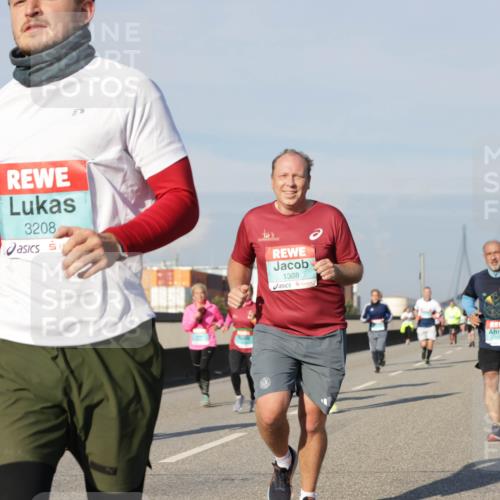 03.10.2025 - Köhlbrandbrückenlauf Jannik Wohlers http://msf.ph/oto/9086594 03.10.2025 09:57:20 Position 3 3208, 1388 meine-sportfotos.de