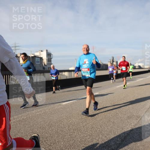 03.10.2025 - Köhlbrandbrückenlauf Lena Gebhardt http://msf.ph/oto/9086596 03.10.2025 10:06:01 Position 2 1840 meine-sportfotos.de