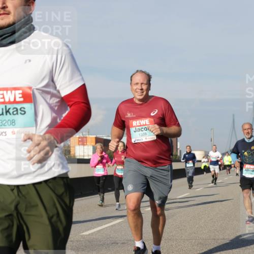 03.10.2025 - Köhlbrandbrückenlauf Jannik Wohlers http://msf.ph/oto/9086601 03.10.2025 09:57:20 Position 3 3208, 1388 meine-sportfotos.de
