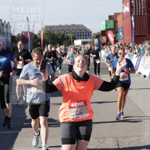 03.10.2025 - Köhlbrandbrückenlauf Jannik Wohlers http://msf.ph/oto/9086606 03.10.2025 13:18:56 Ziel 4077, 4556, 4676, 4756, 4889, 5304, 5449, 5974, 6117, 6267, 6475, 6506, 6556, 6573, 6795 meine-sportfotos.de