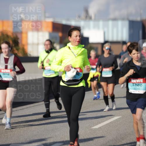 03.10.2025 - Köhlbrandbrückenlauf Jannik Wohlers http://msf.ph/oto/9086626 03.10.2025 10:07:54 Position 3 2245 meine-sportfotos.de