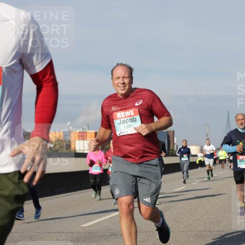 03.10.2025 - Köhlbrandbrückenlauf Jannik Wohlers http://msf.ph/oto/9086628 03.10.2025 09:57:20 Position 3 3208, 1388 meine-sportfotos.de