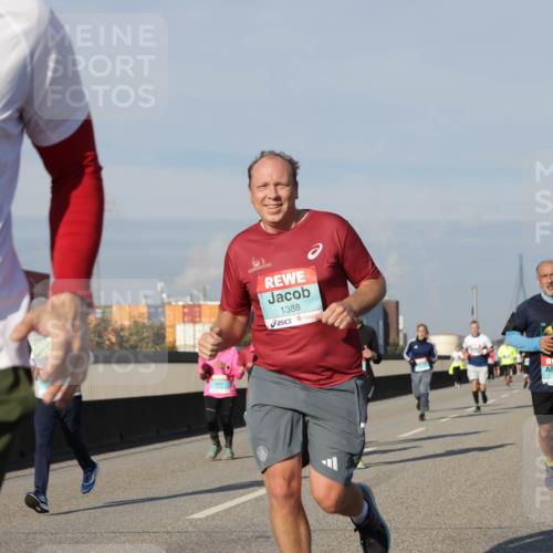 03.10.2025 - Köhlbrandbrückenlauf Jannik Wohlers http://msf.ph/oto/9086632 03.10.2025 09:57:20 Position 3 3208, 1388 meine-sportfotos.de