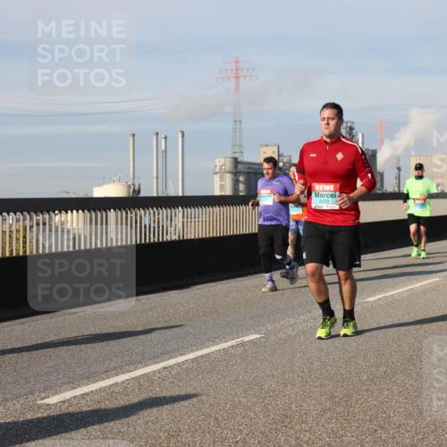 03.10.2025 - Köhlbrandbrückenlauf Lena Gebhardt http://msf.ph/oto/9086633 03.10.2025 10:06:02 Position 2 2070 meine-sportfotos.de