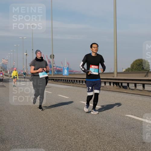 03.10.2025 - Köhlbrandbrückenlauf Fabian Wolf http://msf.ph/oto/9086634 03.10.2025 10:21:02 Position 3 3824, 3801 meine-sportfotos.de
