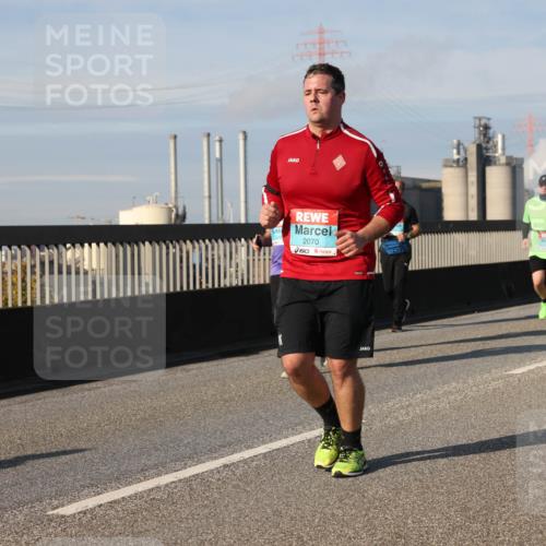 03.10.2025 - Köhlbrandbrückenlauf Lena Gebhardt http://msf.ph/oto/9086667 03.10.2025 10:06:03 Position 2 2070 meine-sportfotos.de